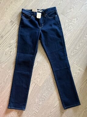 NEW Levi's Women's Dark Blue Shaping Mid Rise Slim Jeans in size 29x30